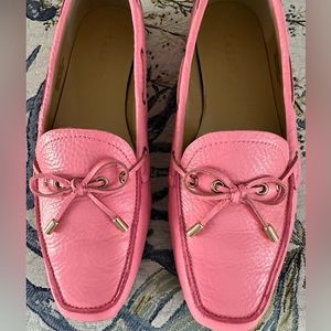 CUTE! TALBOTS Sz 8.5 BECCA PINK PRIMROSE MOCCASIN FLATS GOLD TONE TASSLES VGUC!